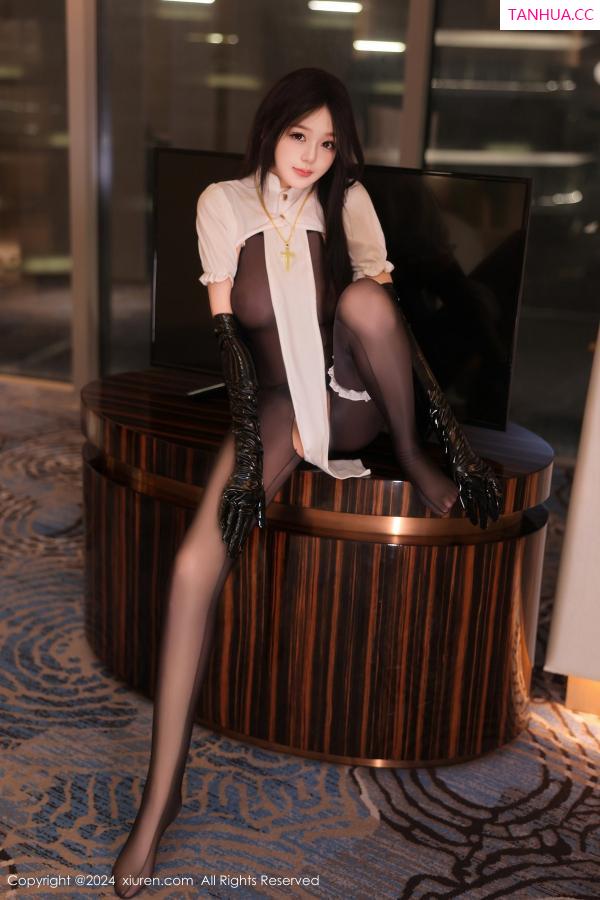   [XiuRen]高清写真图 2024.09.13 No.9152 柚柚小奶瓶 黑丝美腿第13张图片